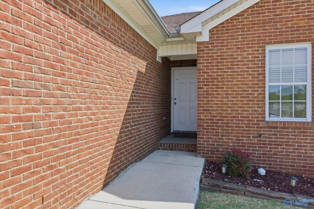 2502 Briarhurst Court NW, Huntsville, AL 35810