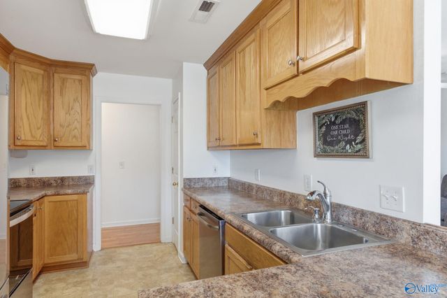 2502 Briarhurst Court NW, Huntsville, AL 35810