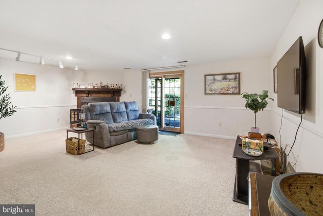 6 CARRIAGE WALK CT, Baltimore, MD 21234