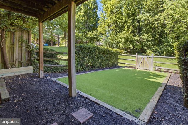 6 CARRIAGE WALK CT, Baltimore, MD 21234