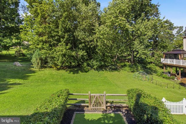 6 CARRIAGE WALK CT, Baltimore, MD 21234
