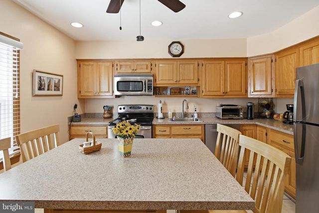 6 CARRIAGE WALK CT, Baltimore, MD 21234