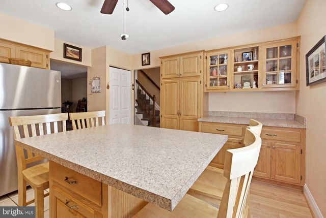 6 CARRIAGE WALK CT, Baltimore, MD 21234