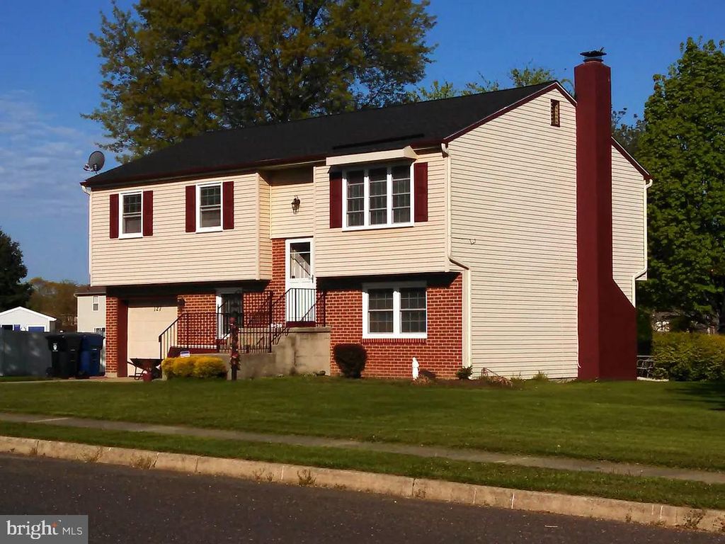 127 KAREN CT, Mullica Hill, NJ 08062