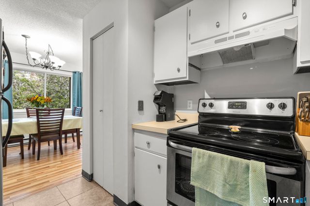 10 Pineview Drive C, Branford, CT 06405