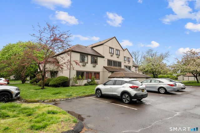 10 Pineview Drive C, Branford, CT 06405