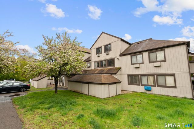 10 Pineview Drive C, Branford, CT 06405