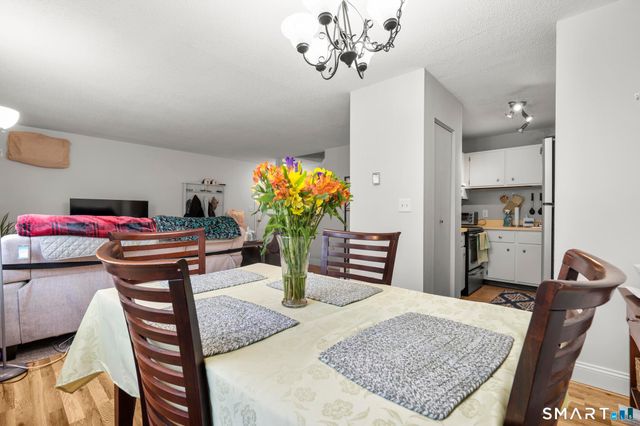 10 Pineview Drive C, Branford, CT 06405
