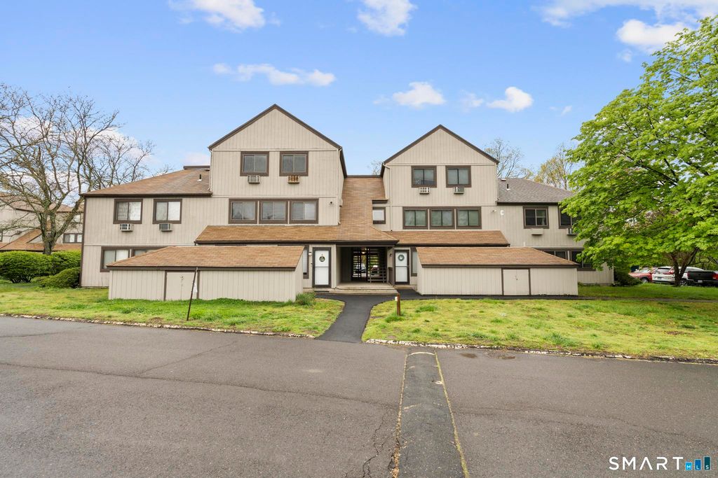 10 Pineview Drive C, Branford, CT 06405