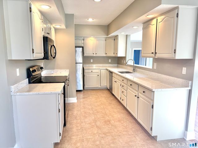 94 Waldron Drive, Westbrook, CT 06498