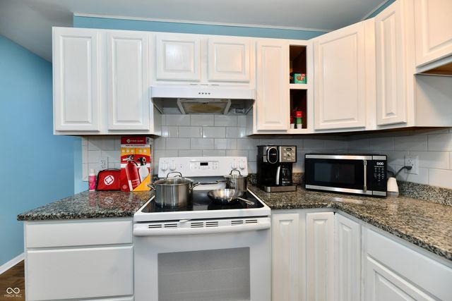 8704 Montery Road, Indianapolis, IN 46226