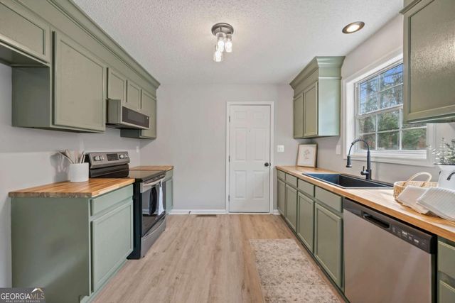 585 Pendergrass Drive, Statham, GA 30666