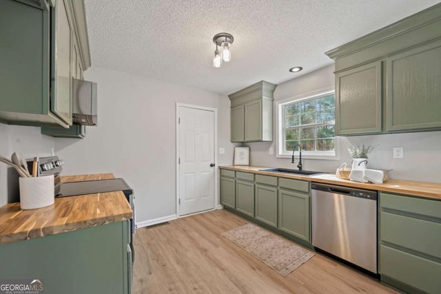 585 Pendergrass Drive, Statham, GA 30666