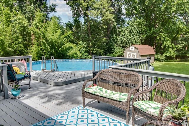 6607 Wenzel Road, Alton, IL 62002