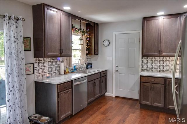 6607 Wenzel Road, Alton, IL 62002