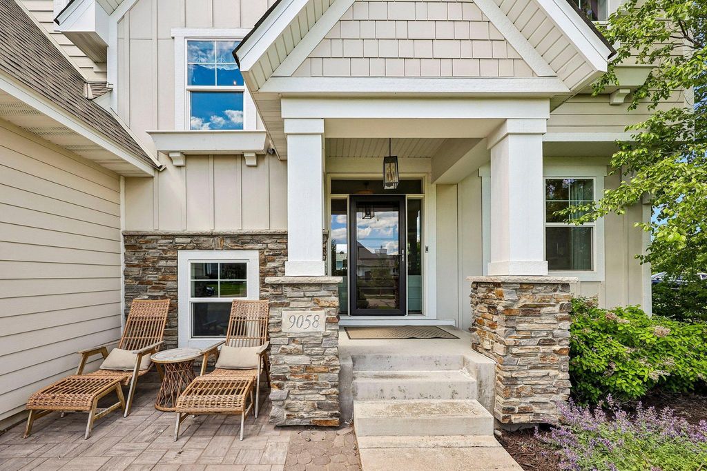 9058 Bur Oak Road, Woodbury, MN 55129 — photo 2