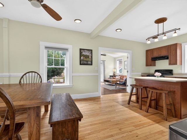 92 Roslindale Ave, Boston, MA 02131