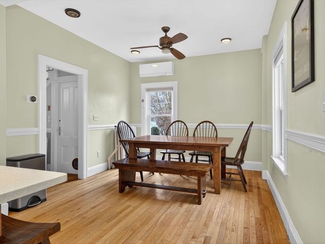 92 Roslindale Ave, Boston, MA 02131