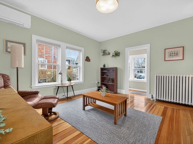 92 Roslindale Ave, Boston, MA 02131