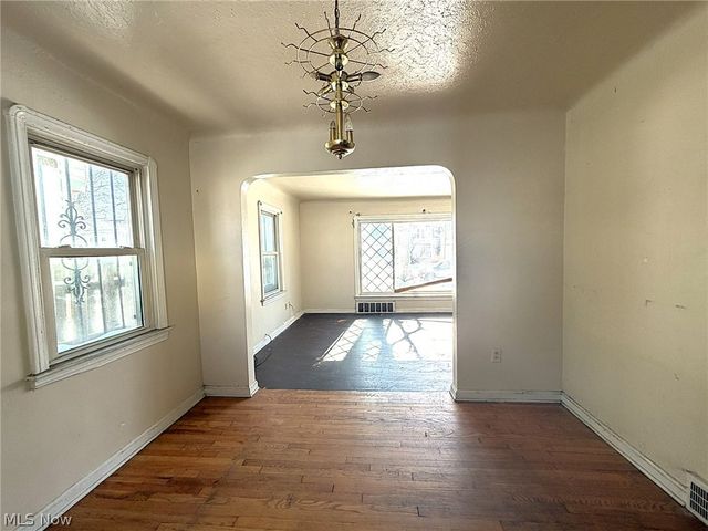 16707 Stockbridge Avenue, Cleveland, OH 44128