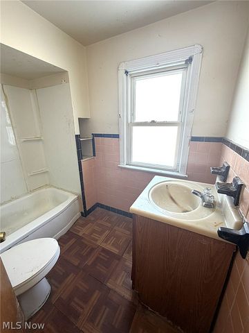 16707 Stockbridge Avenue, Cleveland, OH 44128