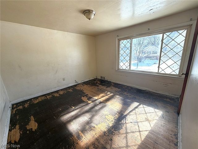 16707 Stockbridge Avenue, Cleveland, OH 44128