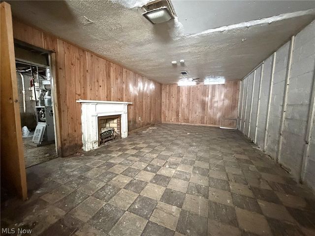 16707 Stockbridge Avenue, Cleveland, OH 44128