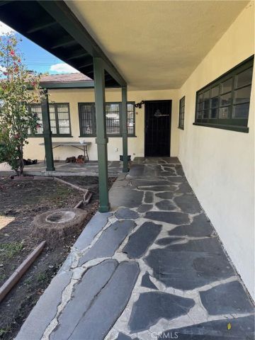 22138 Cantlay, Canoga Park, CA 91303