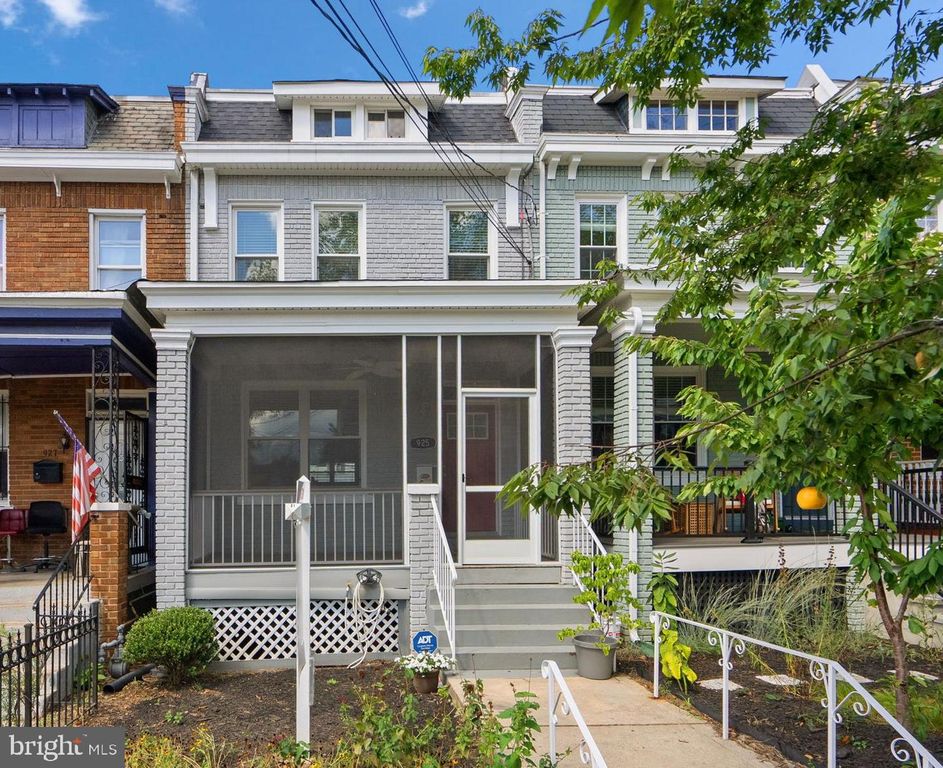 925 DECATUR ST NW, Washington, DC 20011