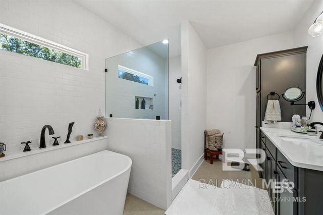 2 Lafayette Drive, Fairhope, AL 36532