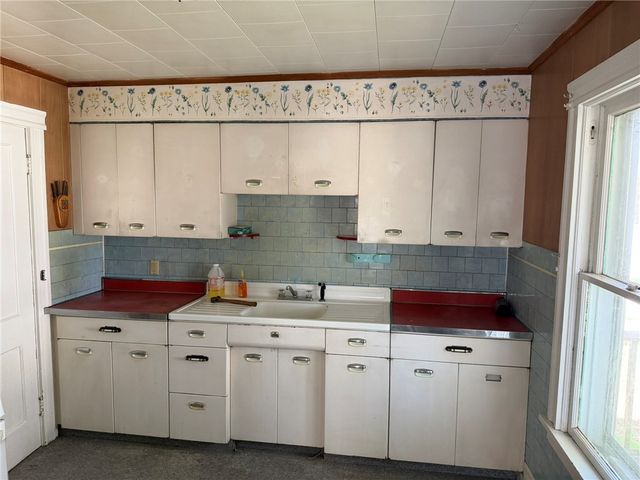 16 Maple Street, Avon, NY 14414
