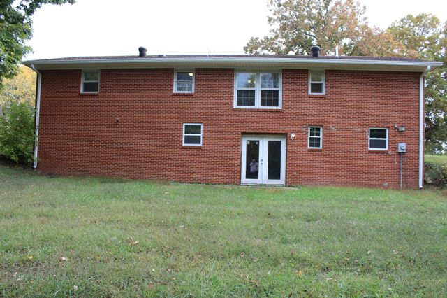 1165 Green Shanty Rd, Tennessee Ridge, TN 37178