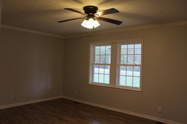 1165 Green Shanty Rd, Tennessee Ridge, TN 37178