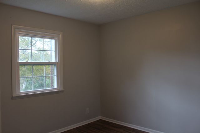 1165 Green Shanty Rd, Tennessee Ridge, TN 37178