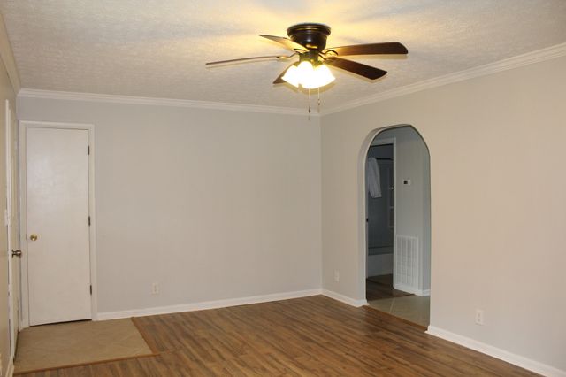 1165 Green Shanty Rd, Tennessee Ridge, TN 37178