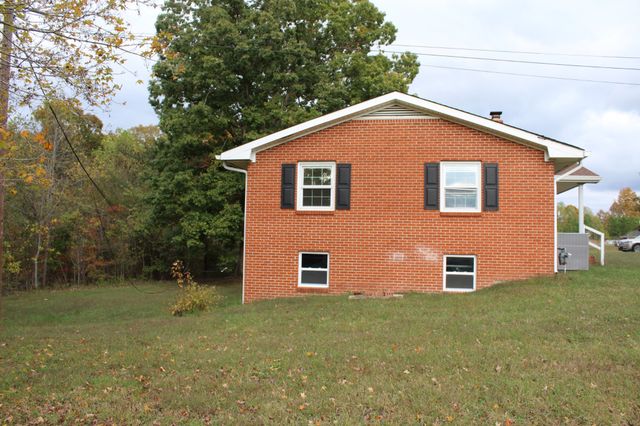1165 Green Shanty Rd, Tennessee Ridge, TN 37178