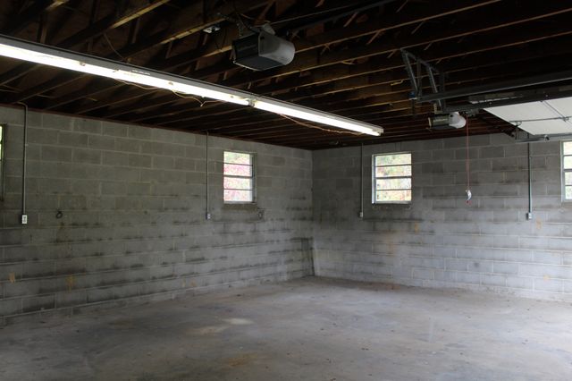 1165 Green Shanty Rd, Tennessee Ridge, TN 37178