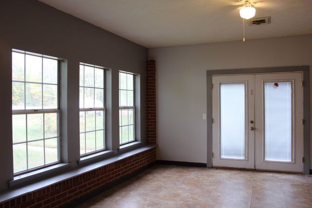 1165 Green Shanty Rd, Tennessee Ridge, TN 37178