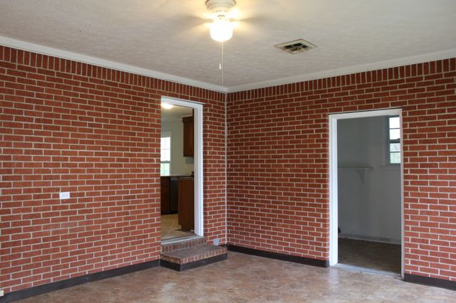 1165 Green Shanty Rd, Tennessee Ridge, TN 37178