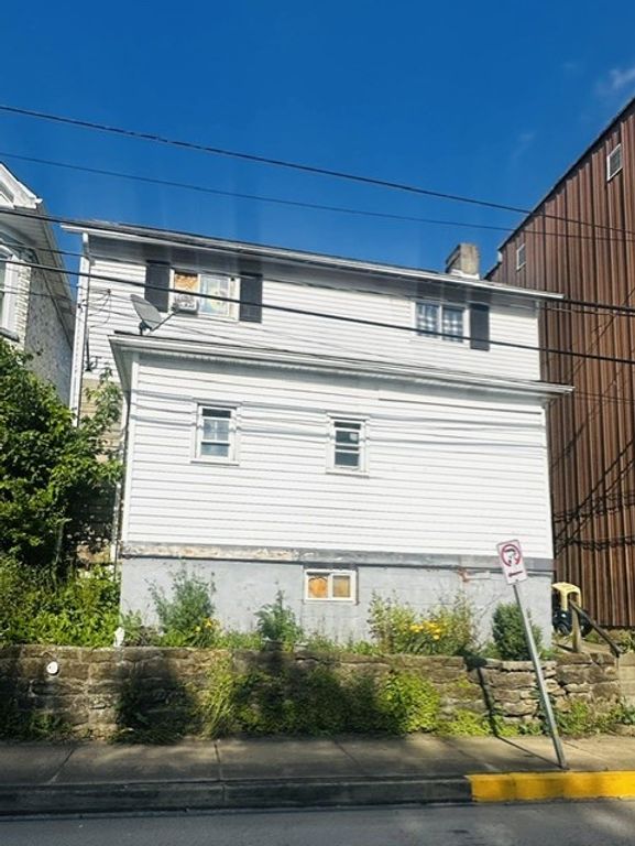 441 Brown St, Everson, PA 15631