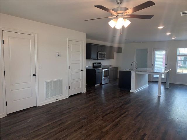 824 Parrot Lane, Siloam Springs, AR 72761