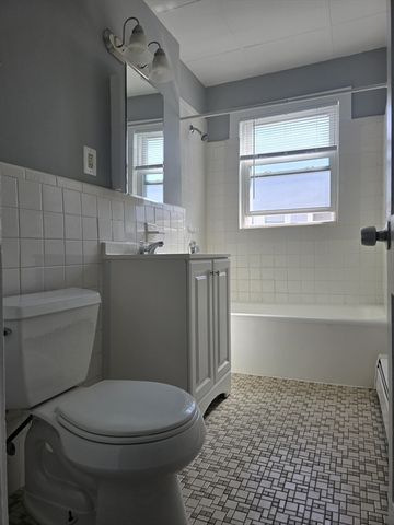 24 Surfside Rd 11, Lynn, MA 01902