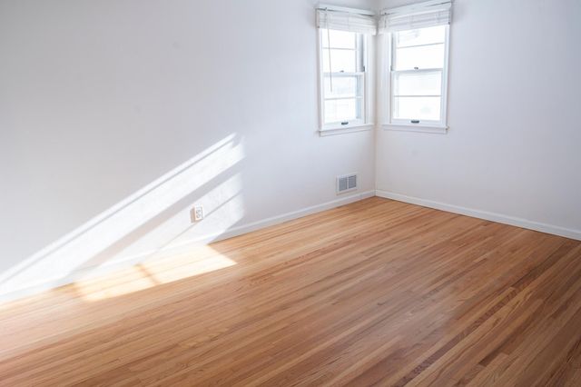 1176 Lawson Avenue E, Saint Paul, MN 55106