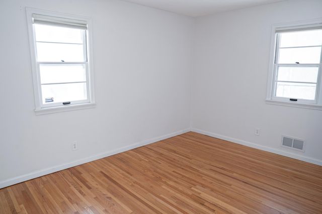 1176 Lawson Avenue E, Saint Paul, MN 55106