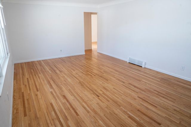 1176 Lawson Avenue E, Saint Paul, MN 55106