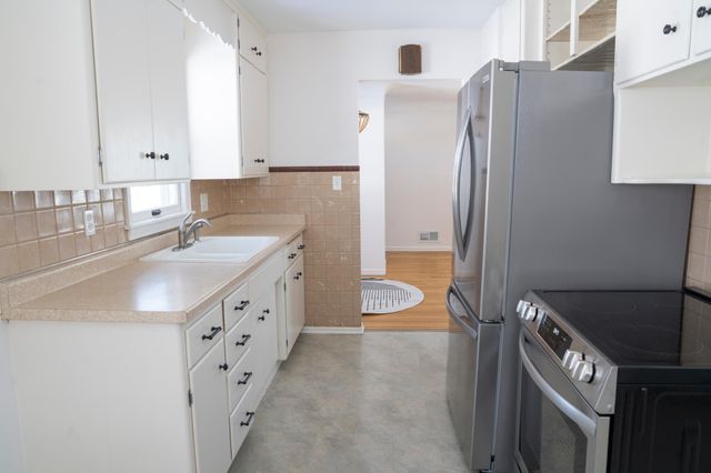 1176 Lawson Avenue E, Saint Paul, MN 55106