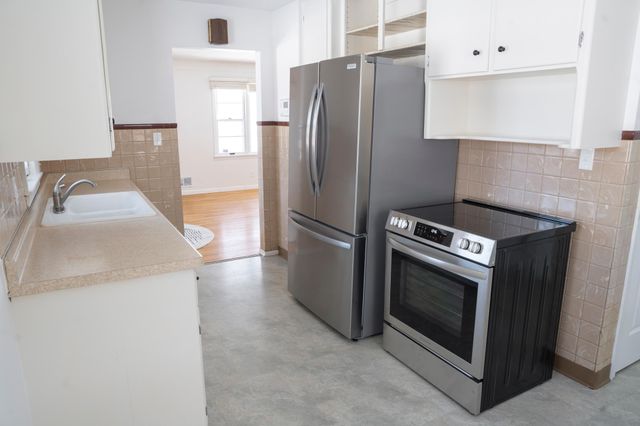 1176 Lawson Avenue E, Saint Paul, MN 55106