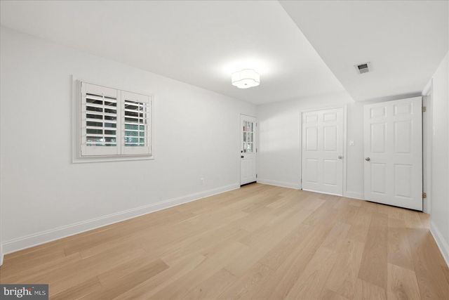 12194 HENDERSON RD, Clifton, VA 20124