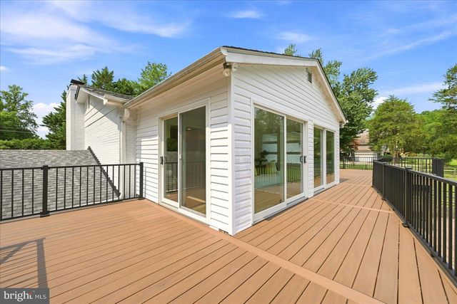 12194 HENDERSON RD, Clifton, VA 20124