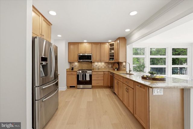 12194 HENDERSON RD, Clifton, VA 20124
